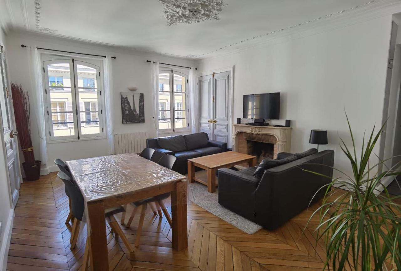 3 Pieces 4****, Au Coeur Du Quartier Historique Apartment Versailles Exterior photo