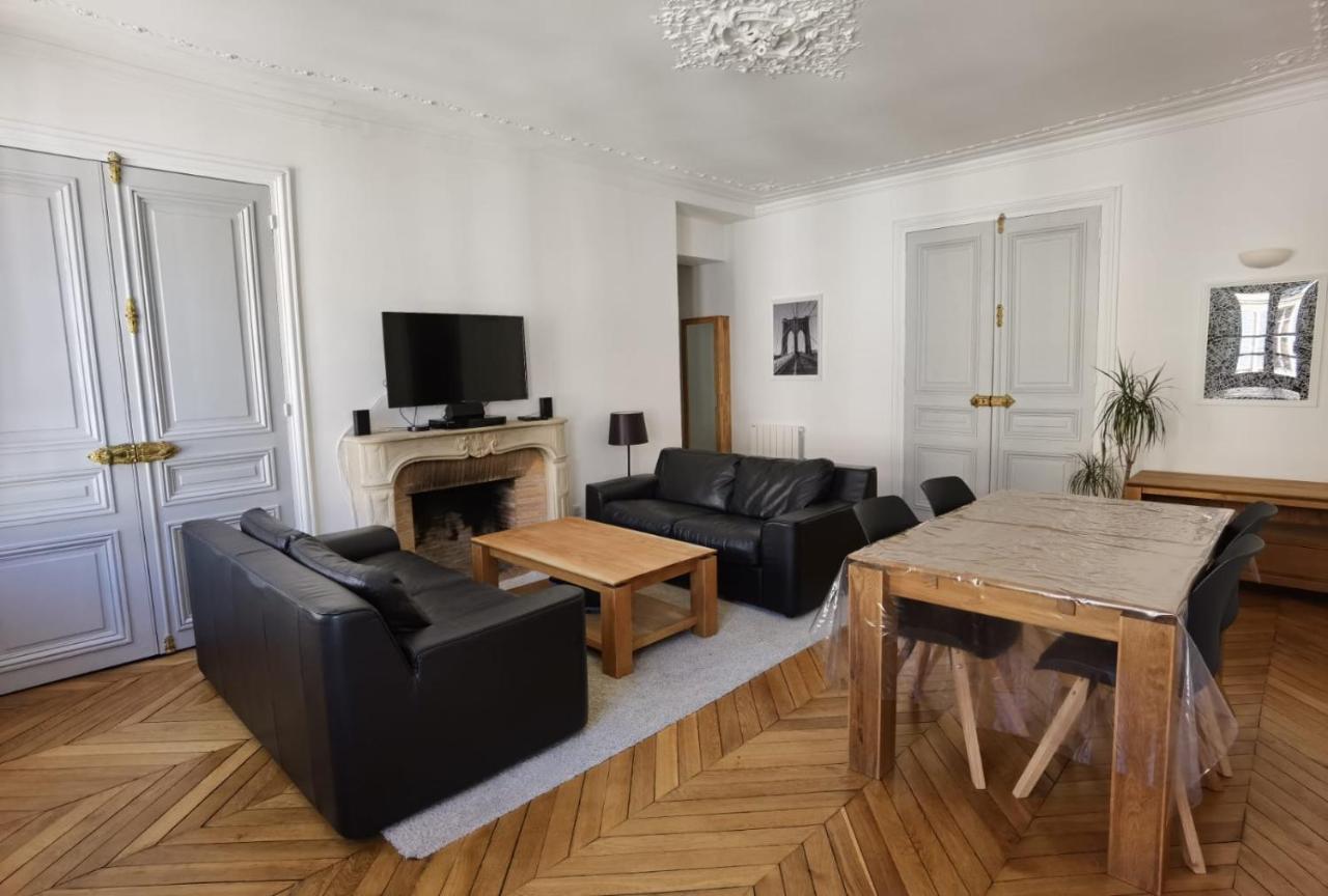 3 Pieces 4****, Au Coeur Du Quartier Historique Apartment Versailles Exterior photo